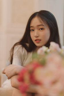 上面一边亲下一边面膜是什么材质